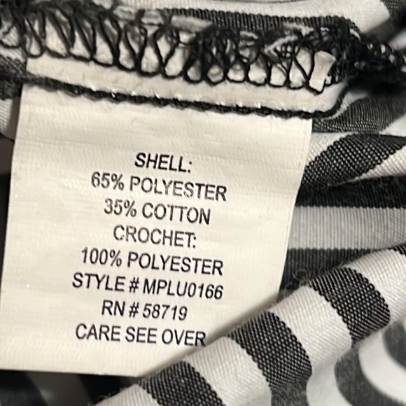 Notations dark gray white stripes crochet detail at sleeves round collar top L - Picture 7 of 8